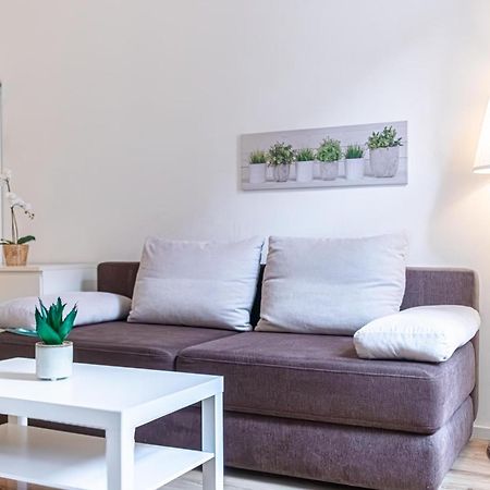 Budget-Friendly 2Br Apt With Great Location Apartamento Viena Exterior foto