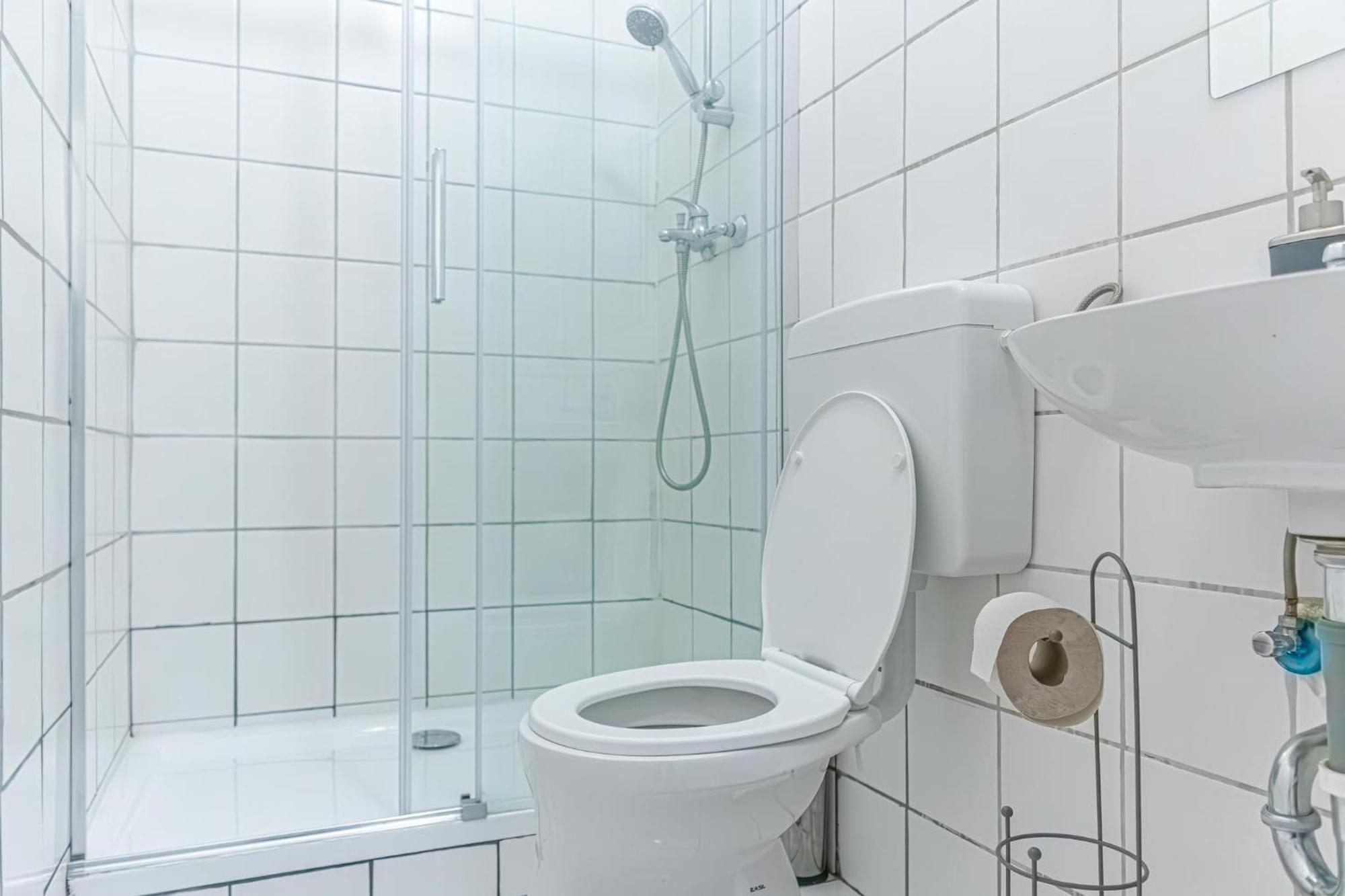 Budget-Friendly 2Br Apt With Great Location Apartamento Viena Exterior foto